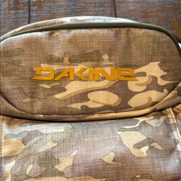 Dakine Heli Pro Camo and Olive Men's Backpack - Picture 3 of 7